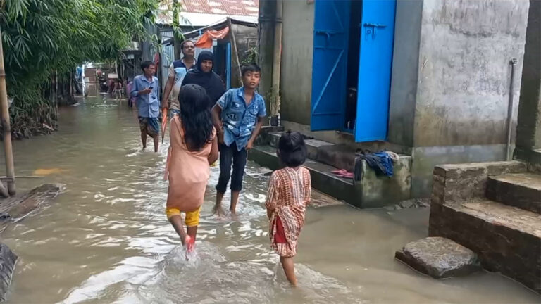 দেশের উত্তর ও মধ্যাঞ্চলে বন্যা পরিস্থিতির কিছুটা উন্নতি