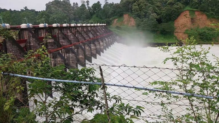 রাত ১০টায় কাপ্তাই বাঁধের ১৬টি গেট খুলে দেয়া হবে