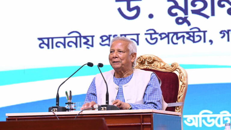 পুলিশ জনরোষের শিকার হয়েছে অবৈধ আদেশ পালন করতে গিয়ে: প্রধান উপদেষ্টা