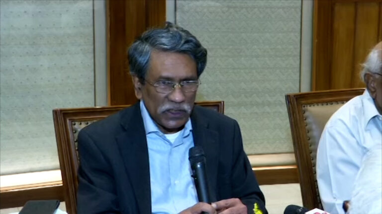 রাজনৈতিক দলের নিজস্ব আদর্শ থাকলেও মৌলিক জায়গায় ঐকমত্য হতে হবে: আলী রীয়াজ